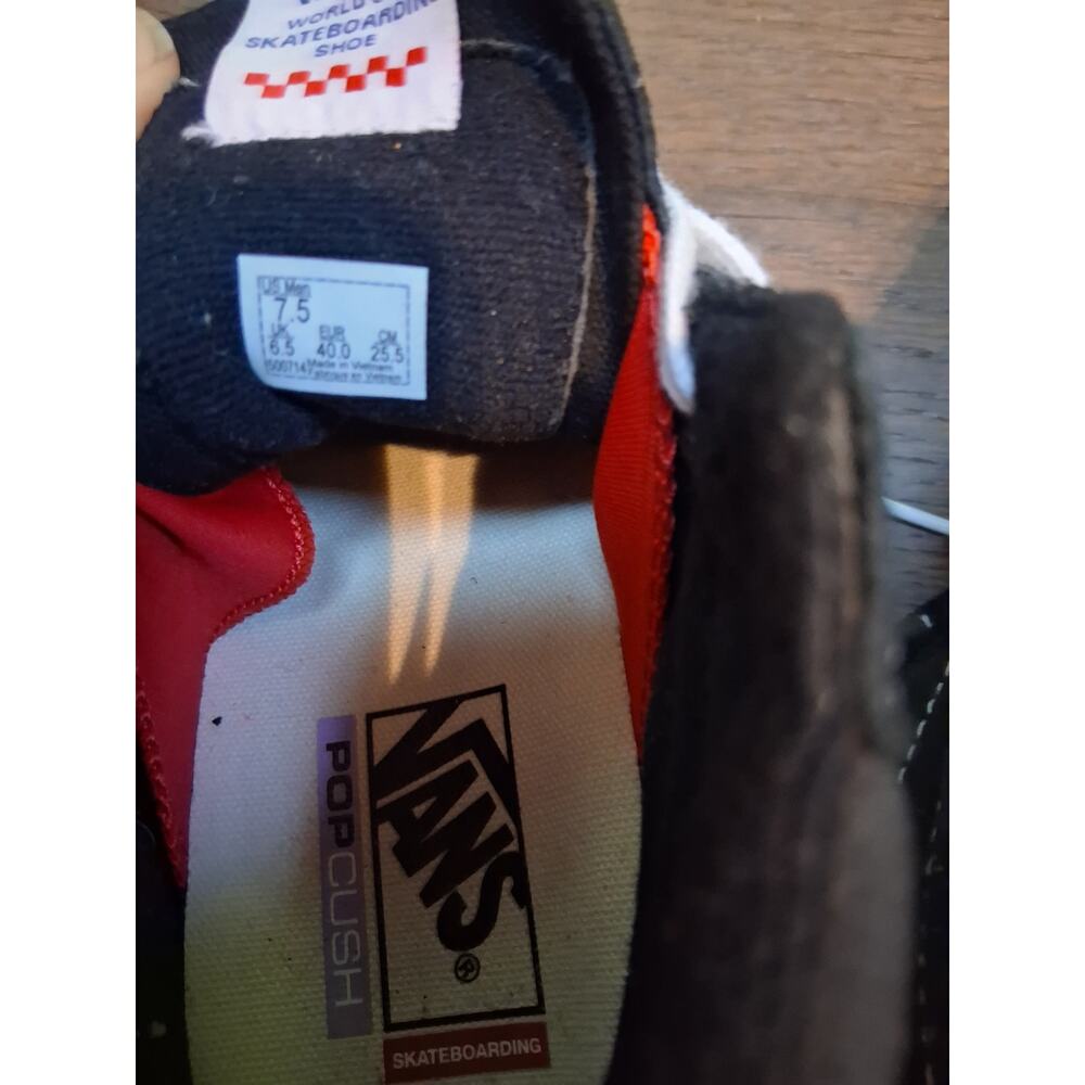 Vans - Picture 5 of 7